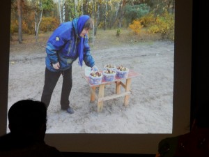 キノコを売る女性